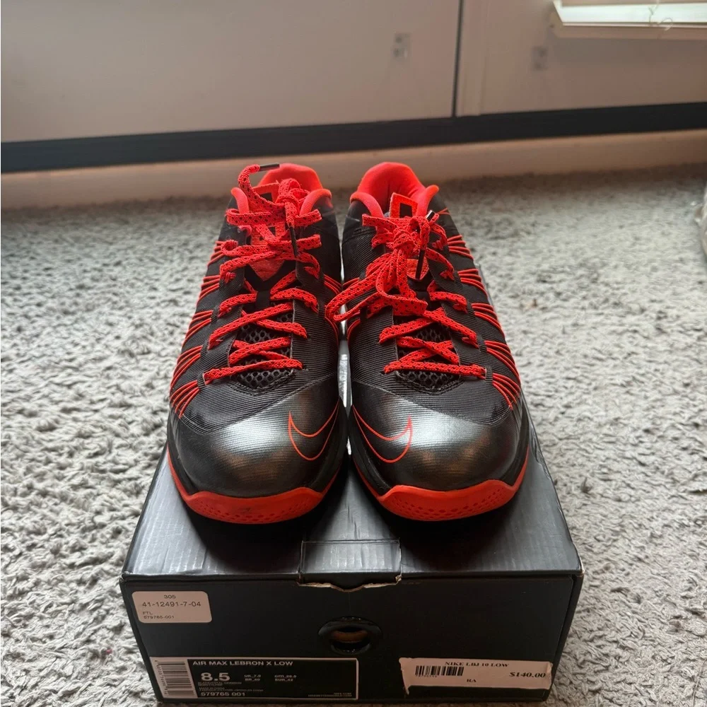 Lebron Nike Men's Black and Red Athletic Sneakers. Size 8.5. - Picture 4 of 9